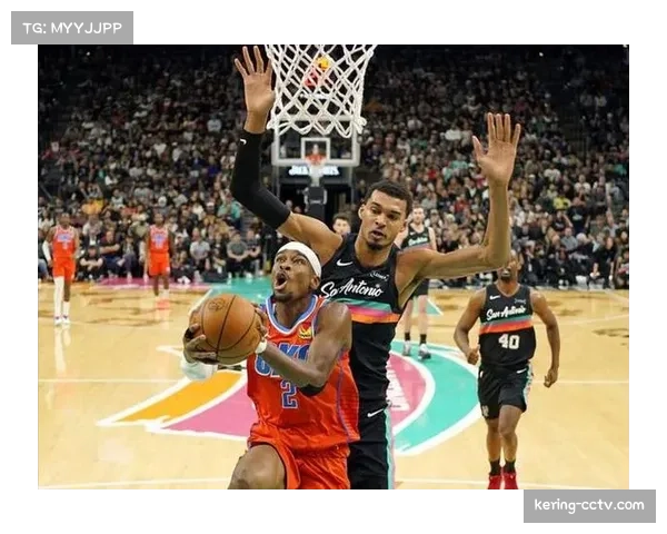 马刺127-95战胜雄鹿,文班亚马送出8次封盖 马刺127-95战胜雄鹿,文班亚马送出8次封盖